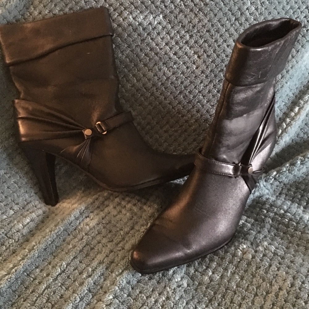 Worthington black leather boots